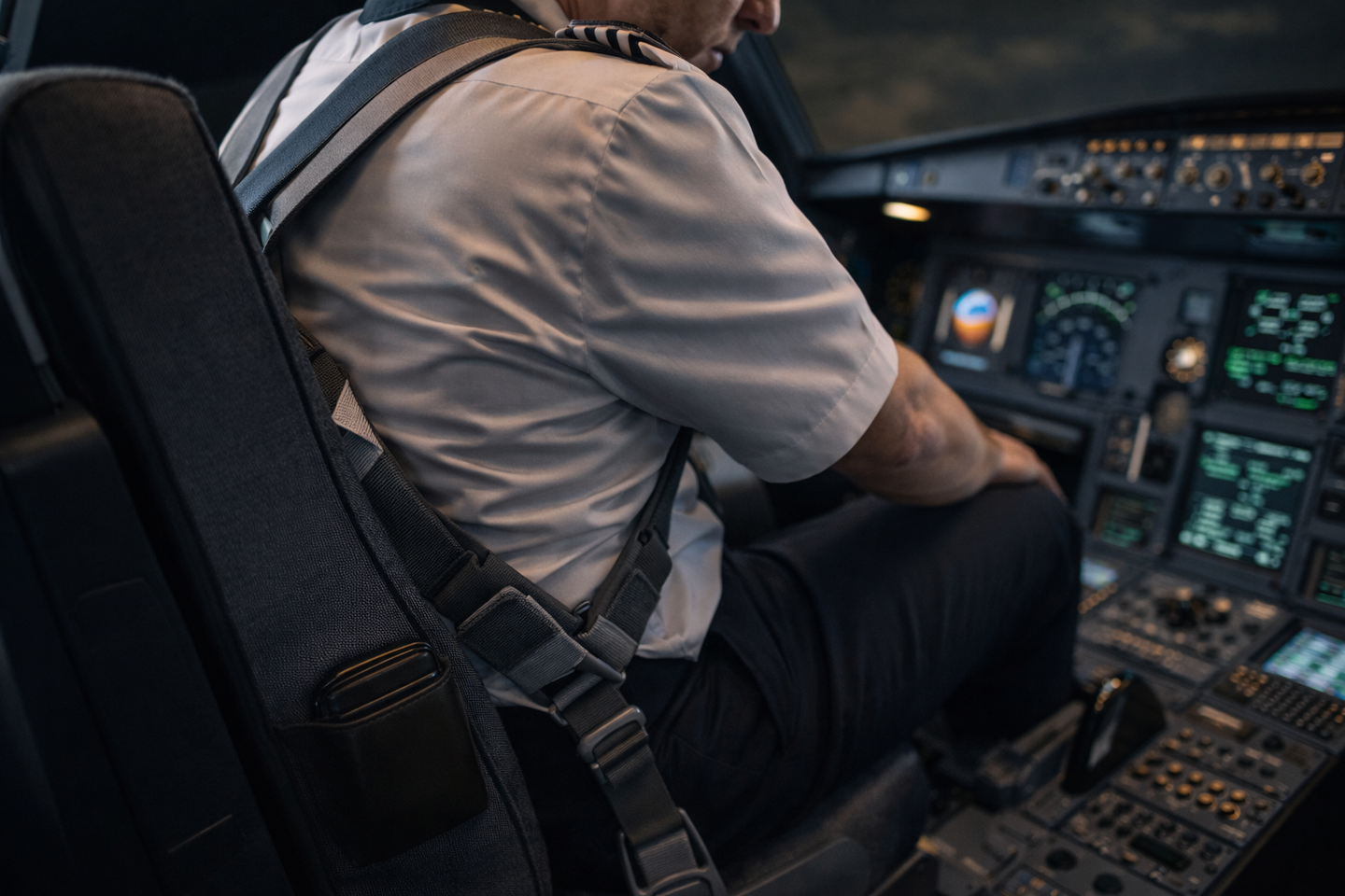 Carry Like a Pro: Everyday Essentials for Professional Pilot