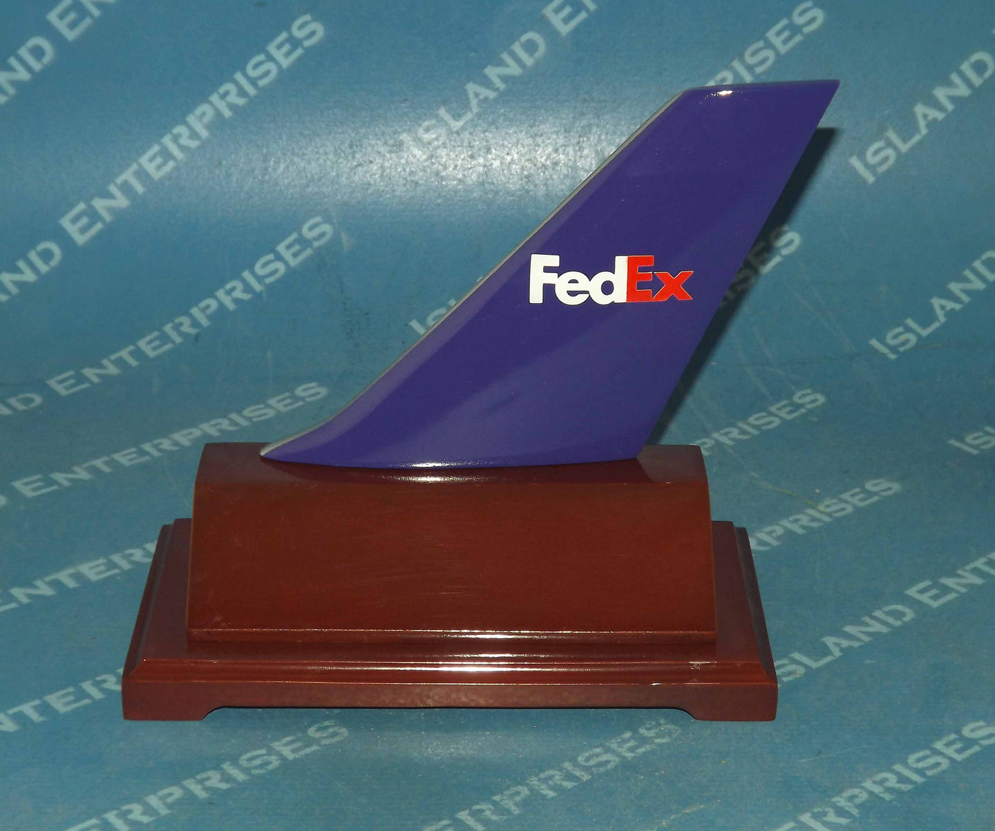 6in B-777 Desktop - Fedex - Stand With Size