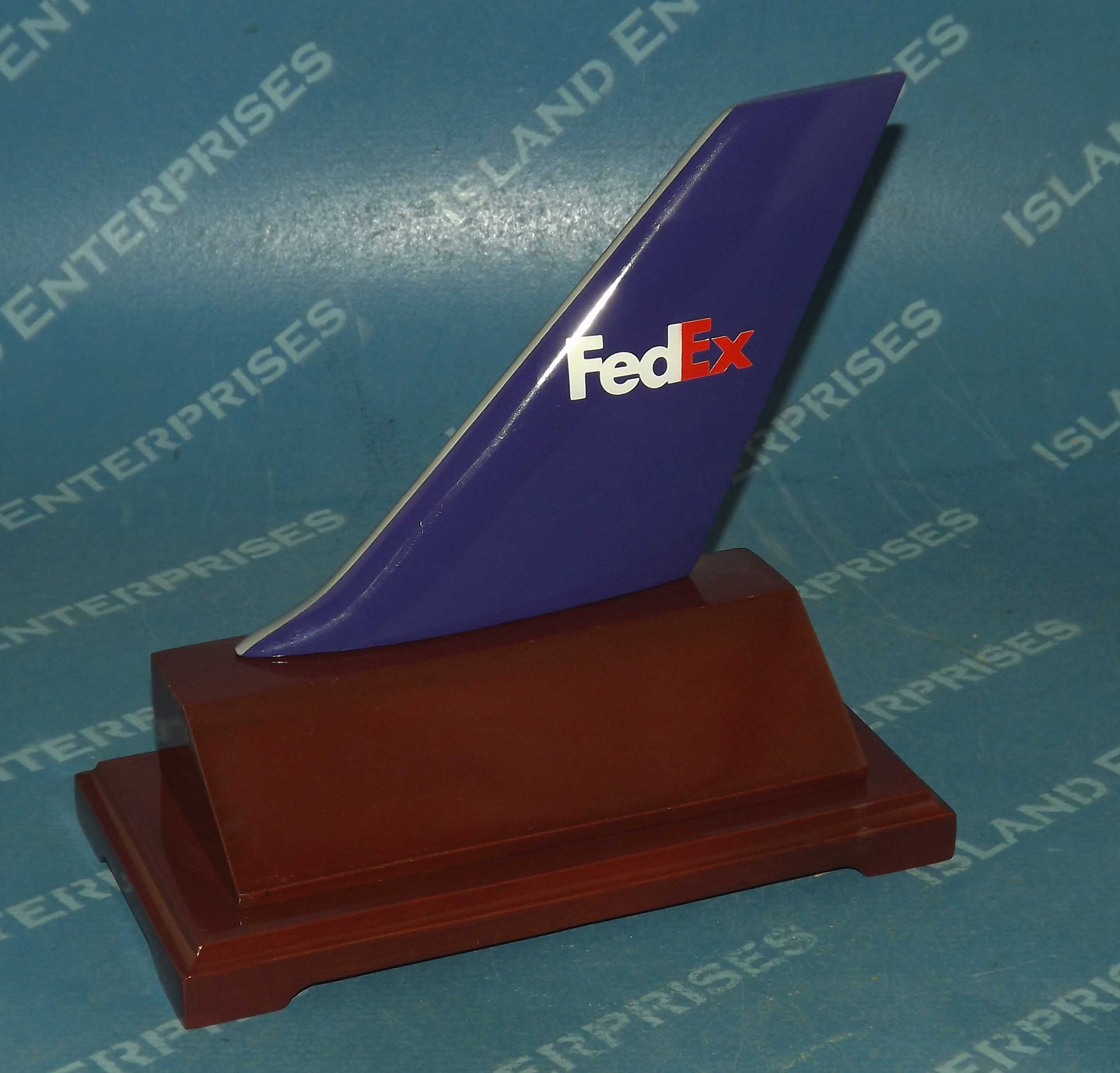 6in B-777 Desktop - Fedex - Stand With Size