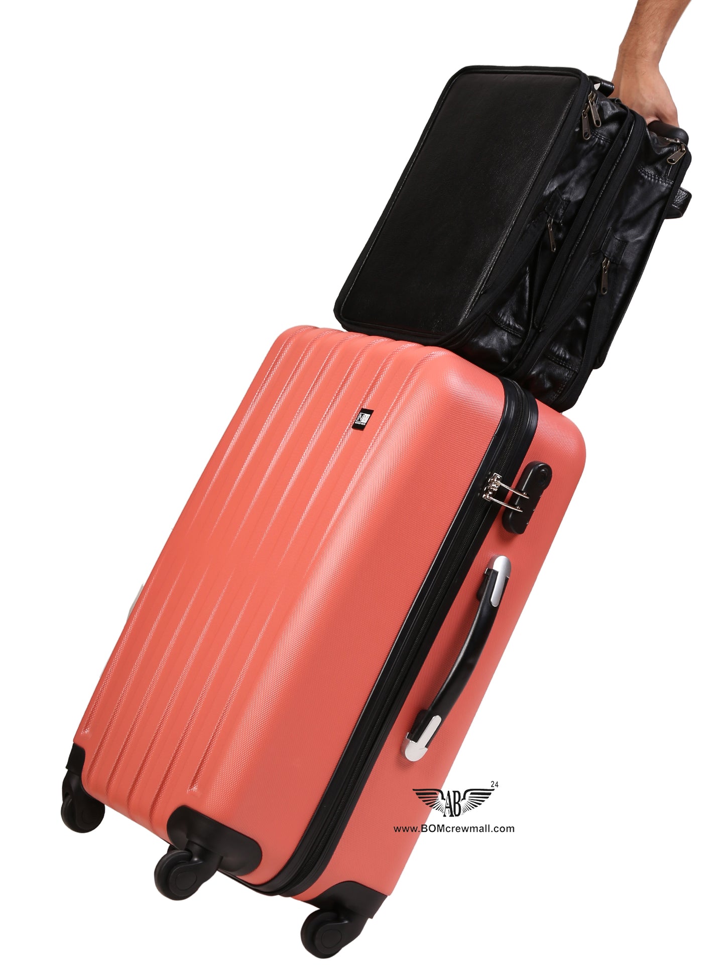 Image depicting easy usage of COLLAPSIBLE WINE BAG