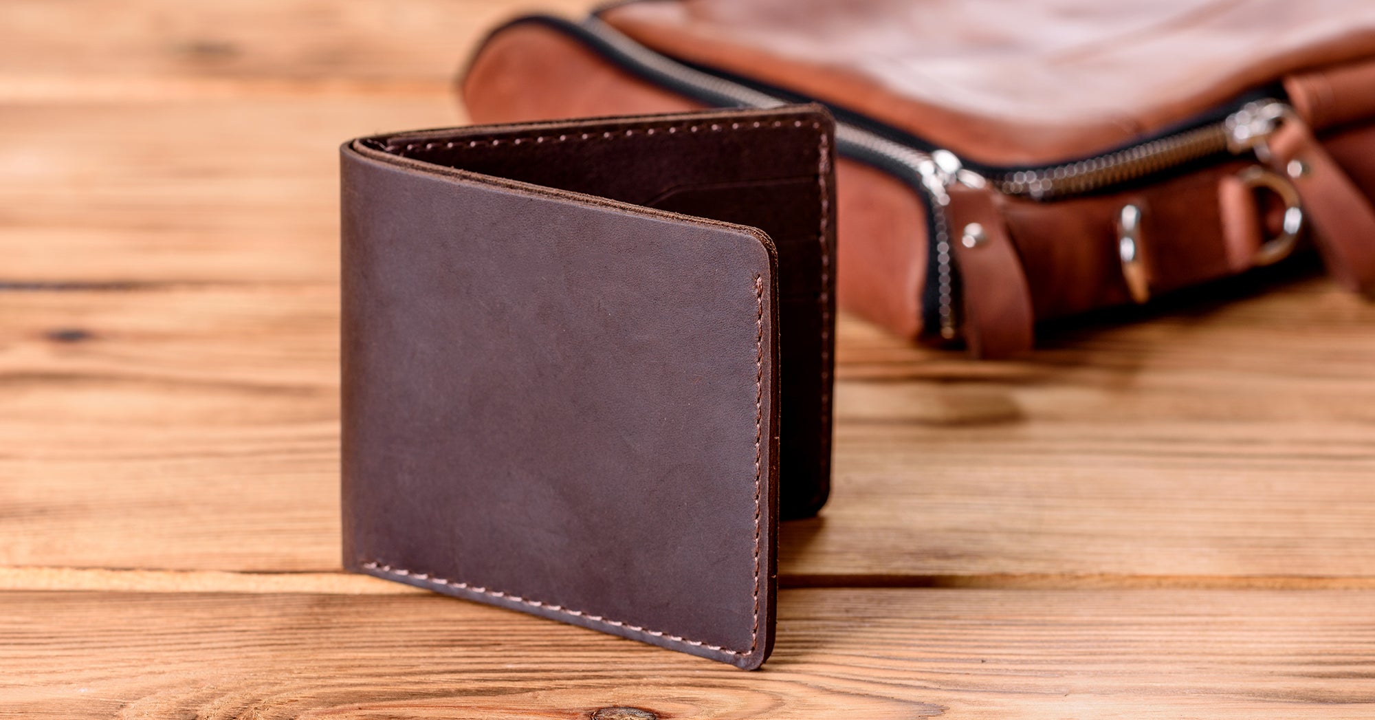 Feature image for the blog on Mens wallet