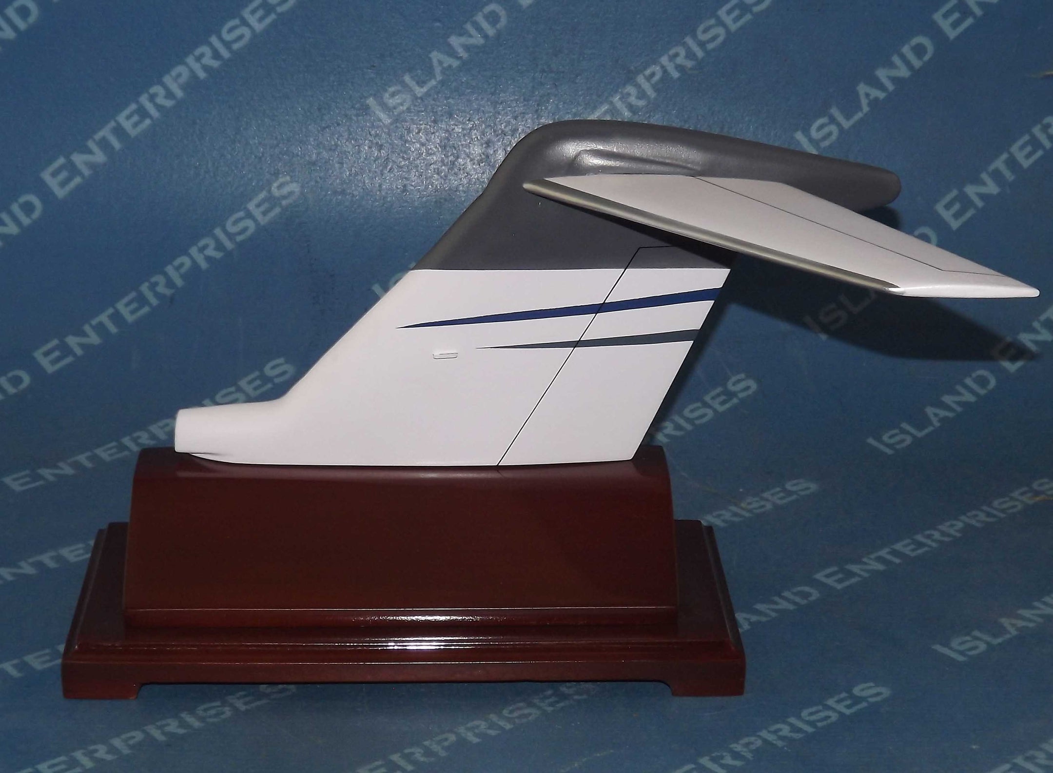 6in Gulf Stream G280 Desktop - Stand With Size