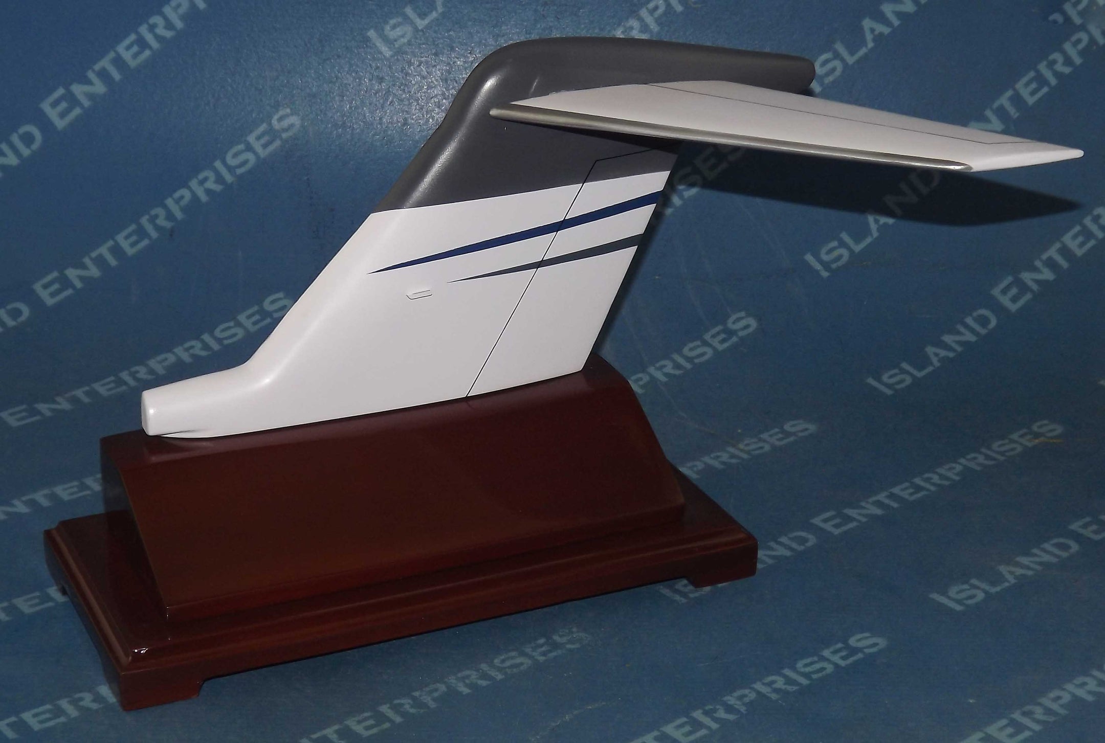 6in Gulf Stream G280 Desktop - Stand With Size