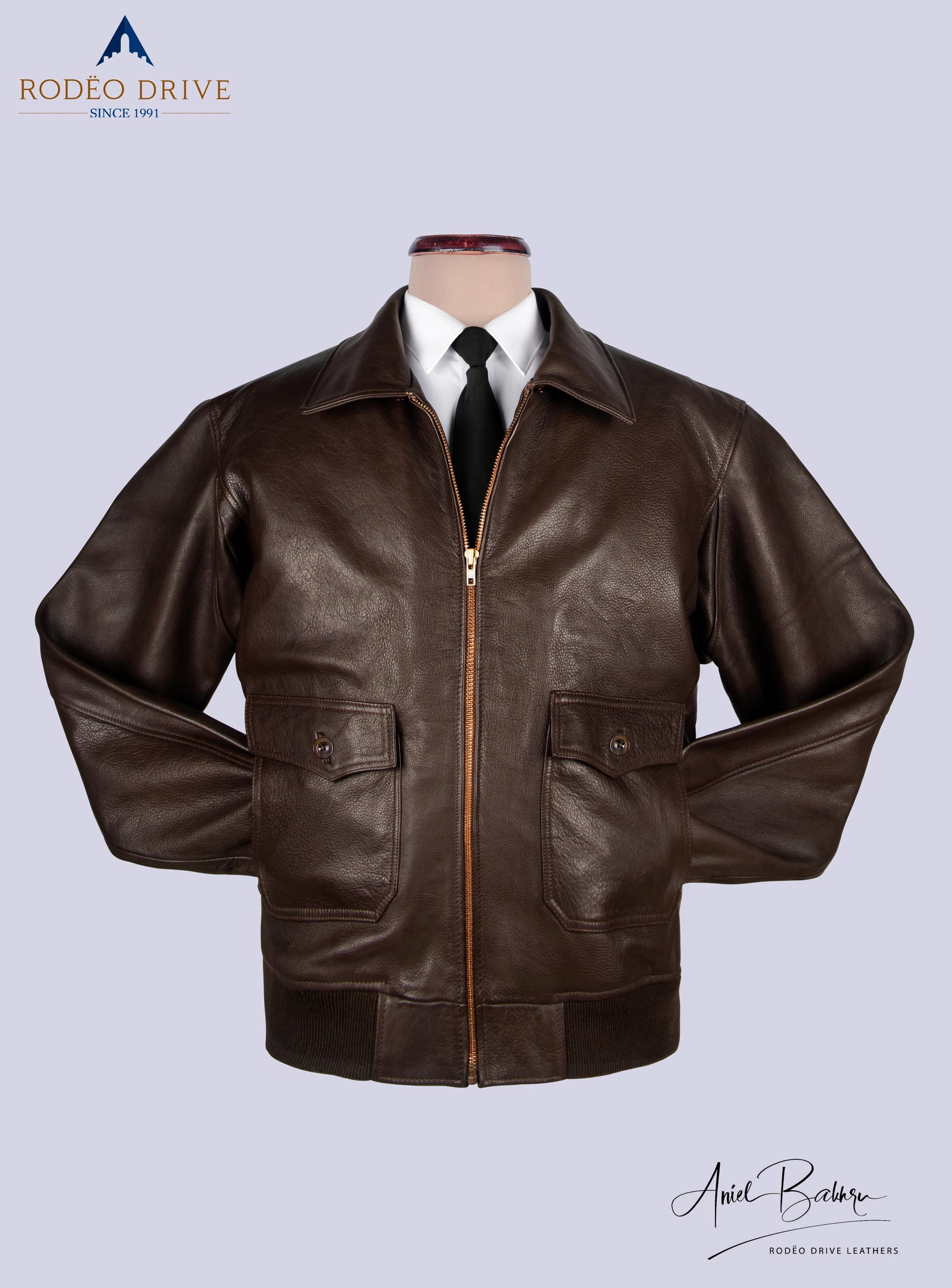 Jacket front view with fur collar of B2 bomber jacket