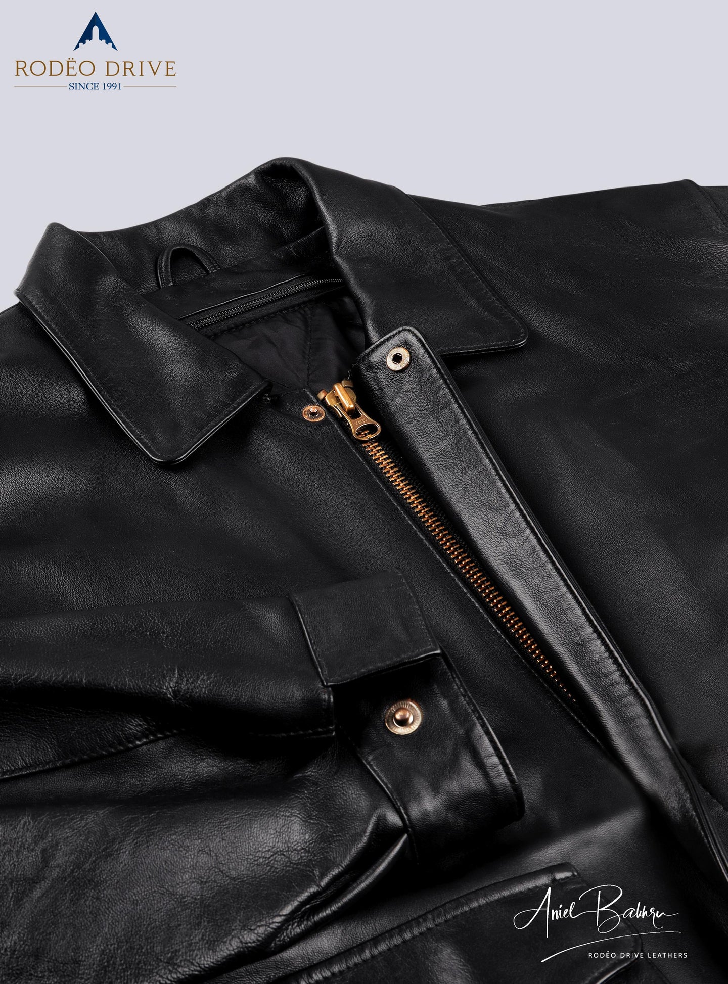 Close view of FedEx UNIFORM LEATHER JACKETS WOMEN. it is zippered,