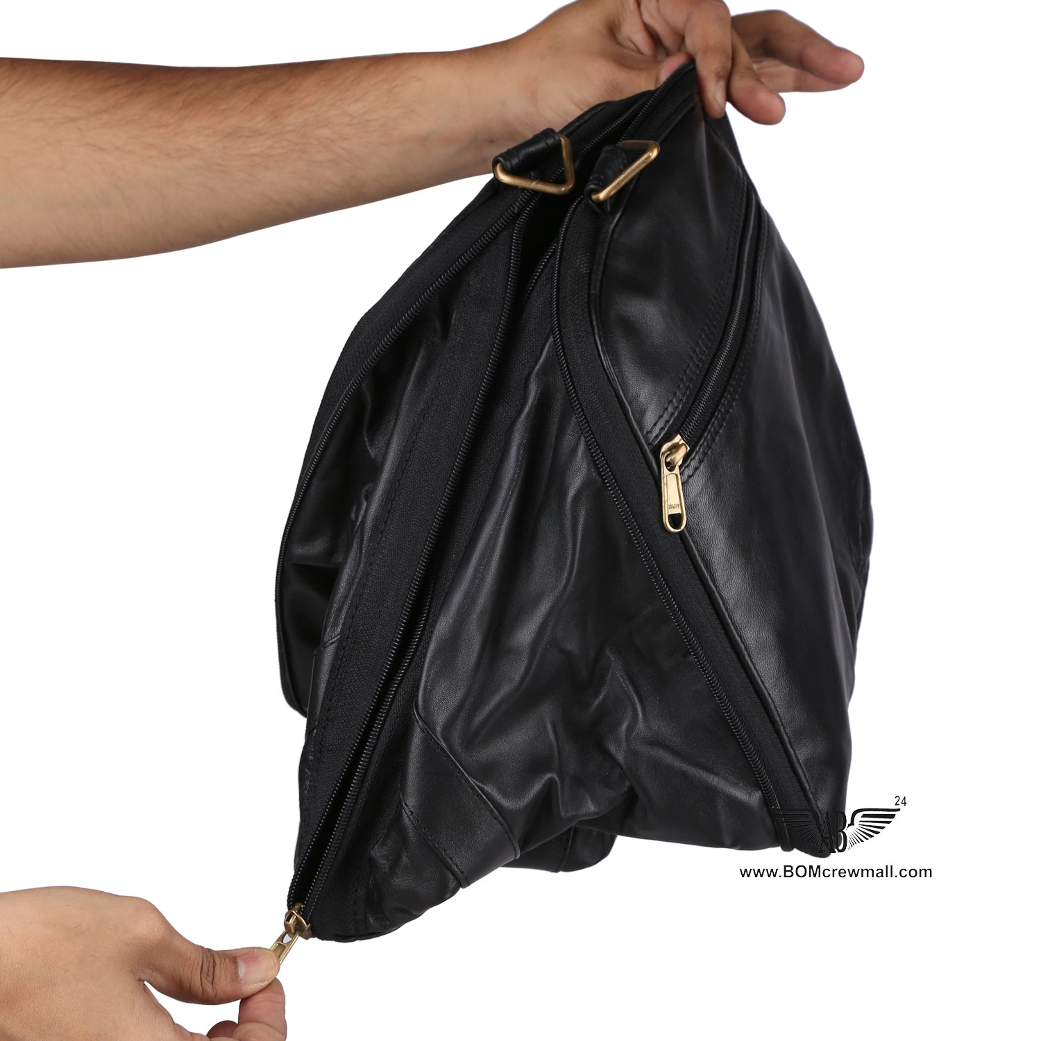 center zip of FOLDING TOTE BAG is completely opened.